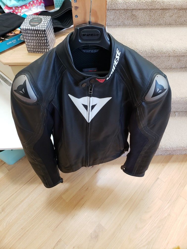 Dainese Sport Pro Perforated Leather Jacket Mens Size 50 With Back