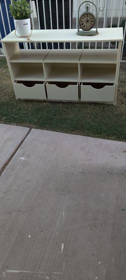 Mueble de madera para televisión o puede ser un organizador