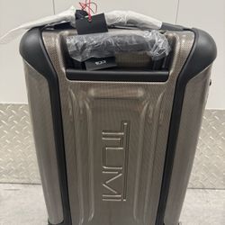 tumi caryon lugage