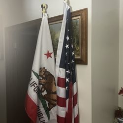 Set Of 2 Flag With Stand 