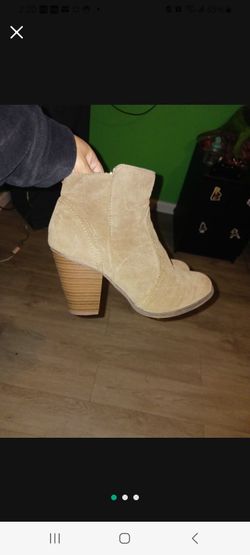 Cute Womens Booties/boots With Heel SIZE 9