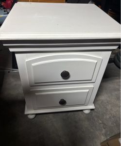White 2-Drawer Nightstand with Bun Feet