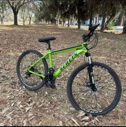 26in mountain bike  . Green