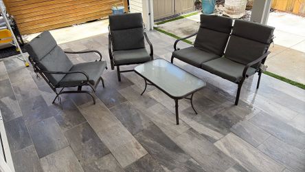Patio set $250