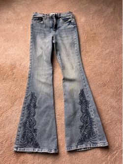 Jessica Simsons flare jeans