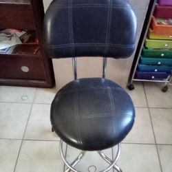 swivel and height adjustable stool