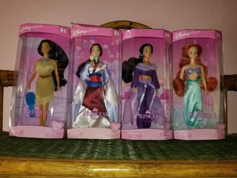 4 Disney princess dolls