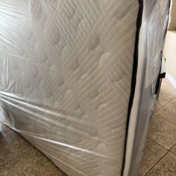 Queen Mattress 14”