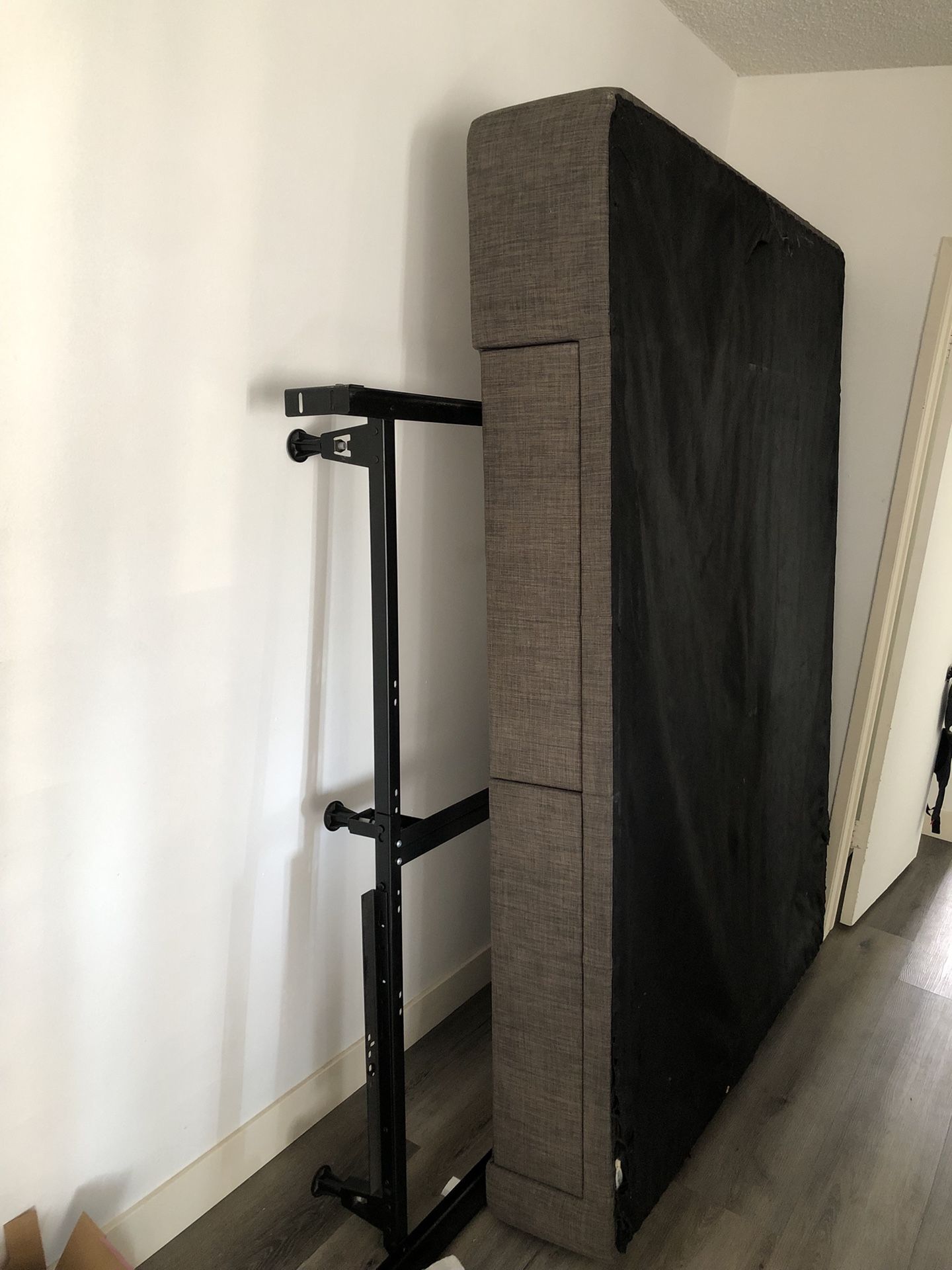 Queen Size Box Spring And Rails