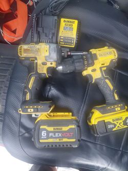 DEWALT 20V Brushless 2-Tool Combo Kit - FlexVolt 6.0Ah + 4.0Ah Batteries & Charger  negotionable
