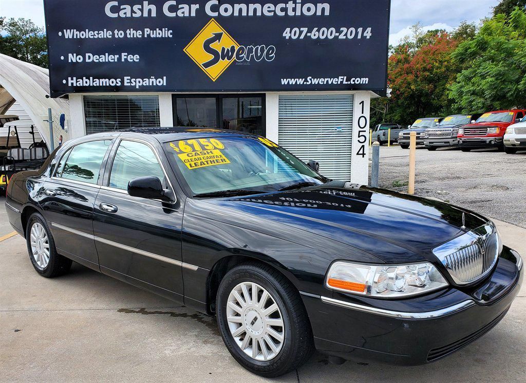 2005 Lincoln Town Car