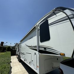 2021 Jayco Eagle 357 MDOK