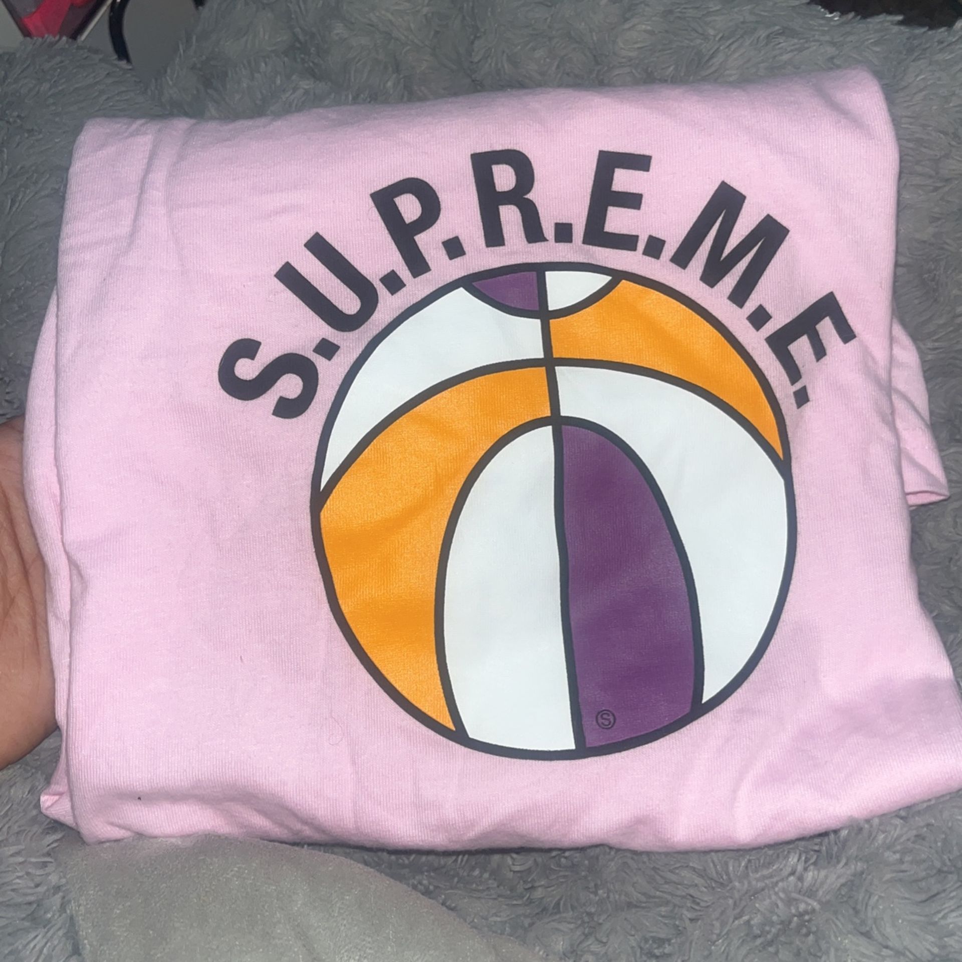 Brand New supreme Shirt (L)