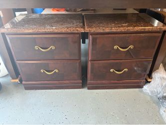 Headboard (Queen), 2 nightstand tables