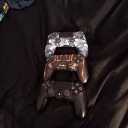 3  SONY PLAYSTATION WIRELESS CONTROLLE 