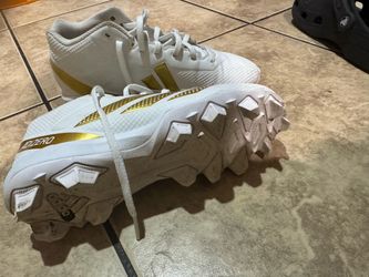 Soccer cleats