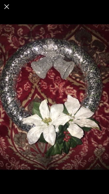 Small Christmas wreaths