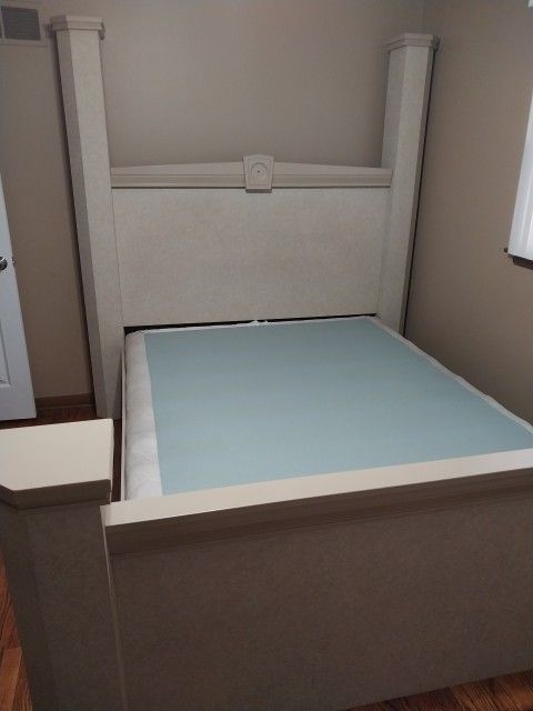 QUEEN SIZED BEDROOM SUITE