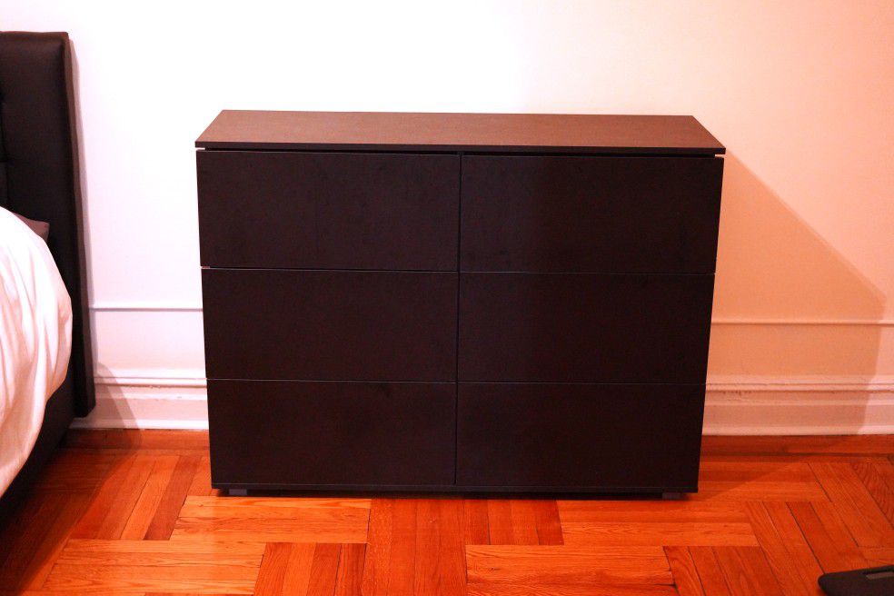 Betsey 6 Drawer Double Dresser Black Modern Like new