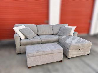 🚛 FREE DELIVERY!!! 🚛Gray Sectional Sofa with Ottoman