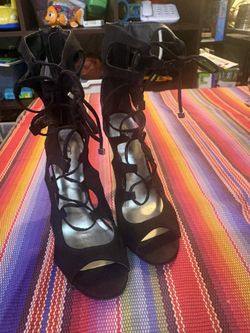 Breckelle's Roma 31 Black Cutout Lace-Up Booties Size 7 Free