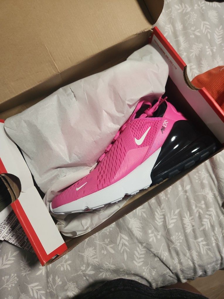 Brand New Nike Air MAX 270 7y