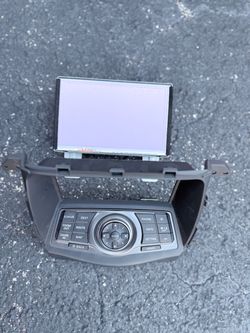 Nissan 370z navigation system with cd changer radio climate control system