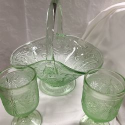 Vintage Tiara Indiana Glass Chantilly Green Sandwich Large Handle Basket and 2 Matching Glasses