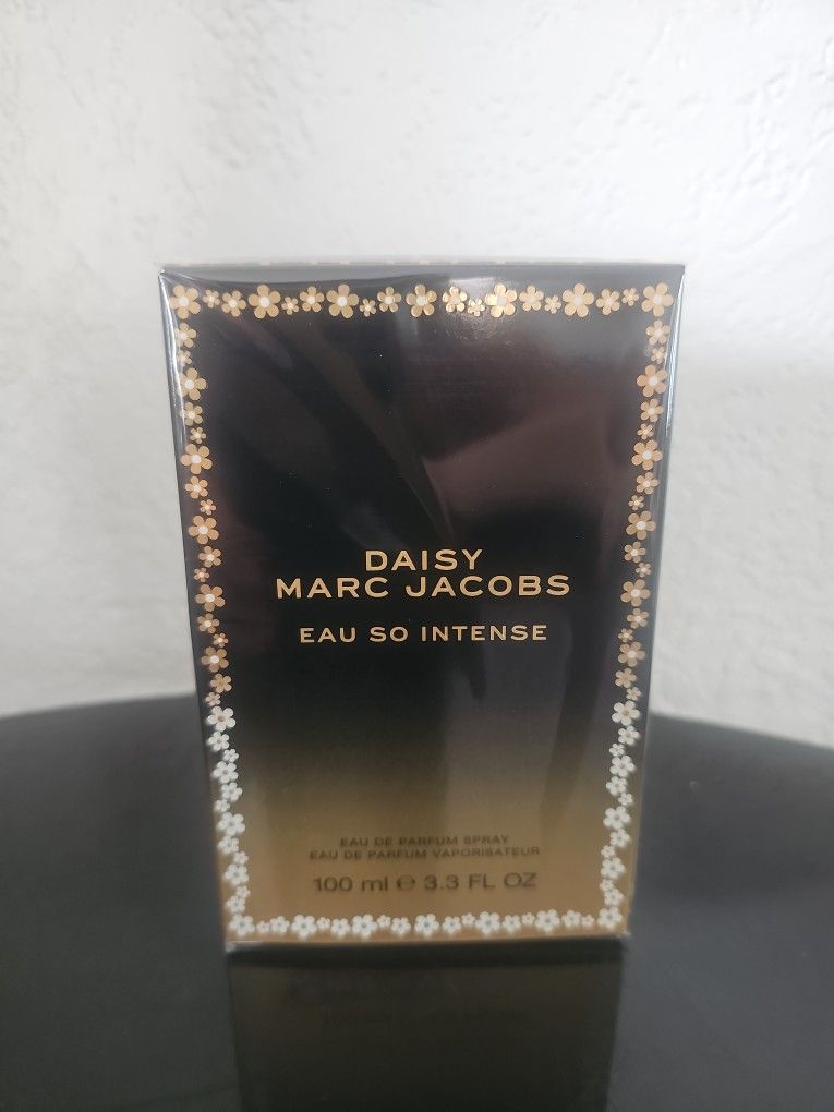 MARC JACOBS DAISY EAU SO INTENSE