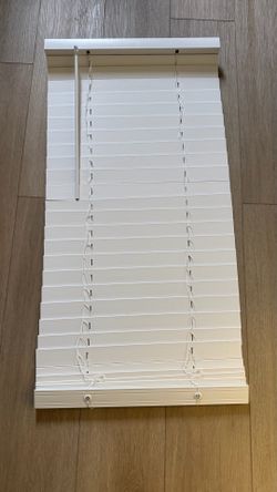Faux Wood Blinds 23” x48”