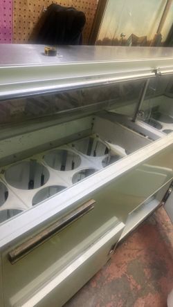 Ice Cream Display Freezer – 16 Tub Capacity – $800