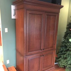Entertainment Cabinet (free)