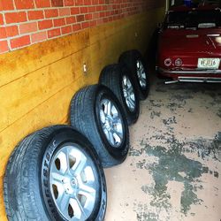 2015 Toyota 4-Runner Tires and Wheels