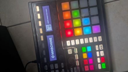 Native Instruments MK2 Maschine Mikro MIDI Controller