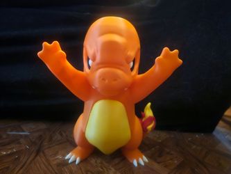 Charmander Window Peeker