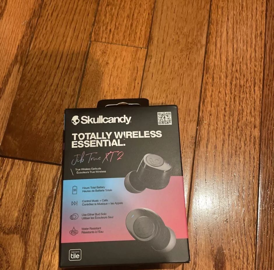 Skullcandy Totally Wireless Essential earbuds - New in box