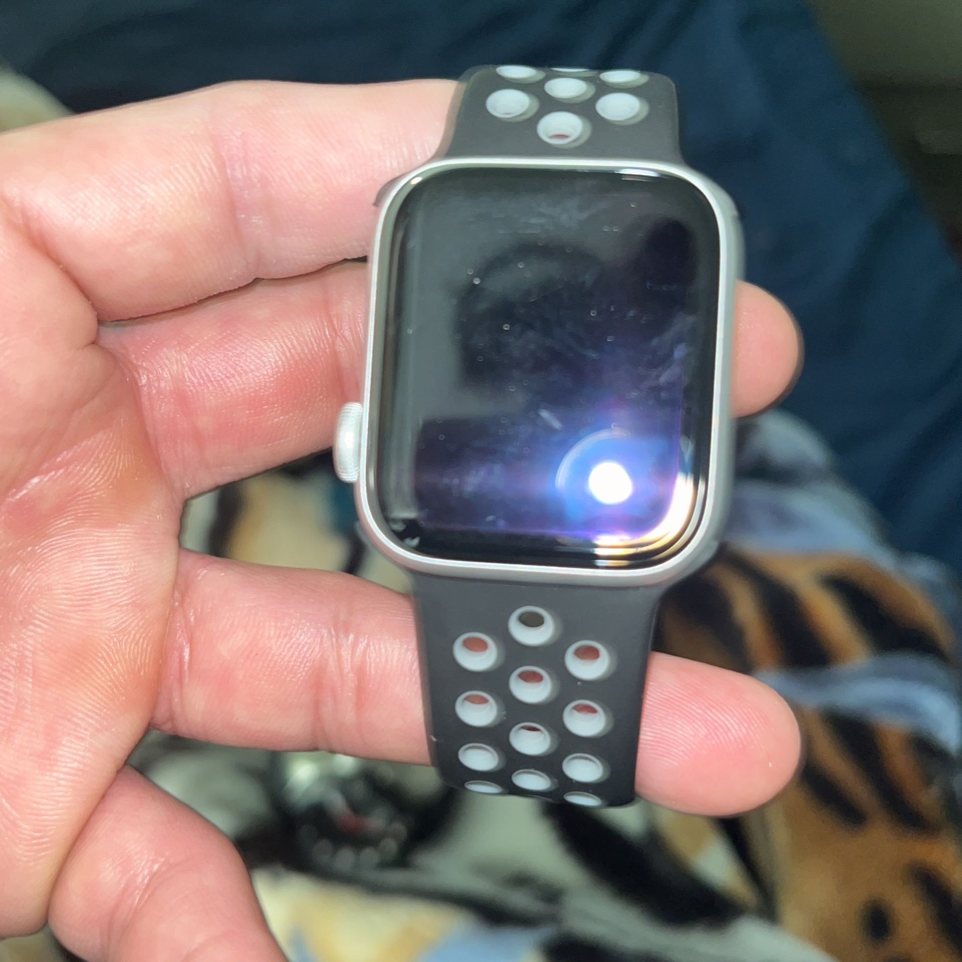 Apple Watch Don’t Know The Series Don’t Got A Charger For It But It Works A1 Don’t Use OBO