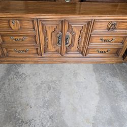 Dresser, 2 Night Stands & Wardrobe