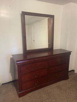 WOOD DRESSER WITH MIRROR
