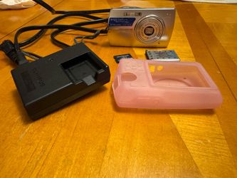 Olympus Stylus 710 7.1MP Digital Camera Silver - TESTED WORKING Bundle 2GB xD