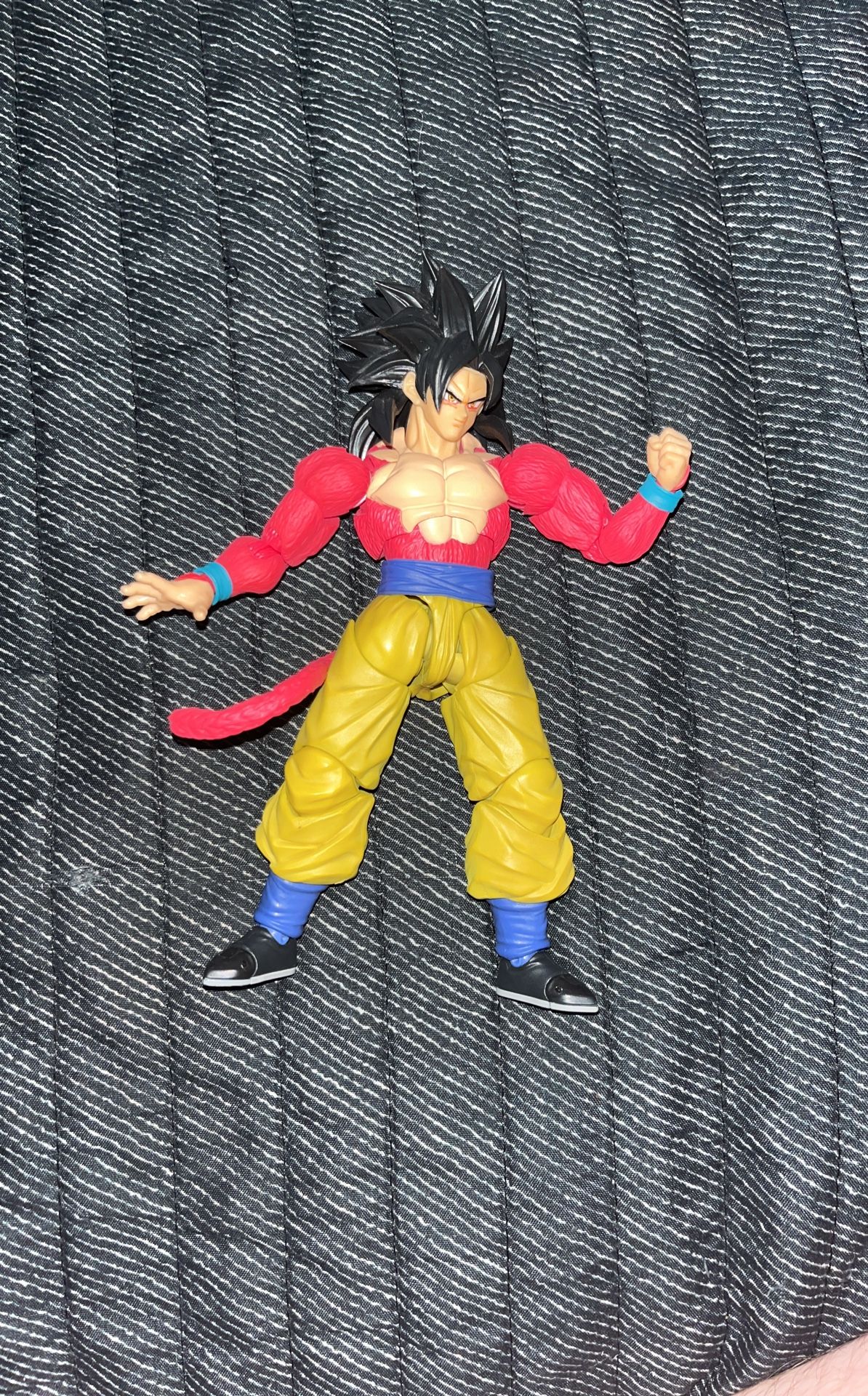 S.H figuarts goku ssj4 