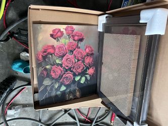 Decorative frame with scratching board 4 cats