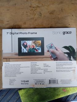 Sonic Grace 7" Digital Photo Frame PF705
