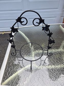 Plant stand or pie plate stand