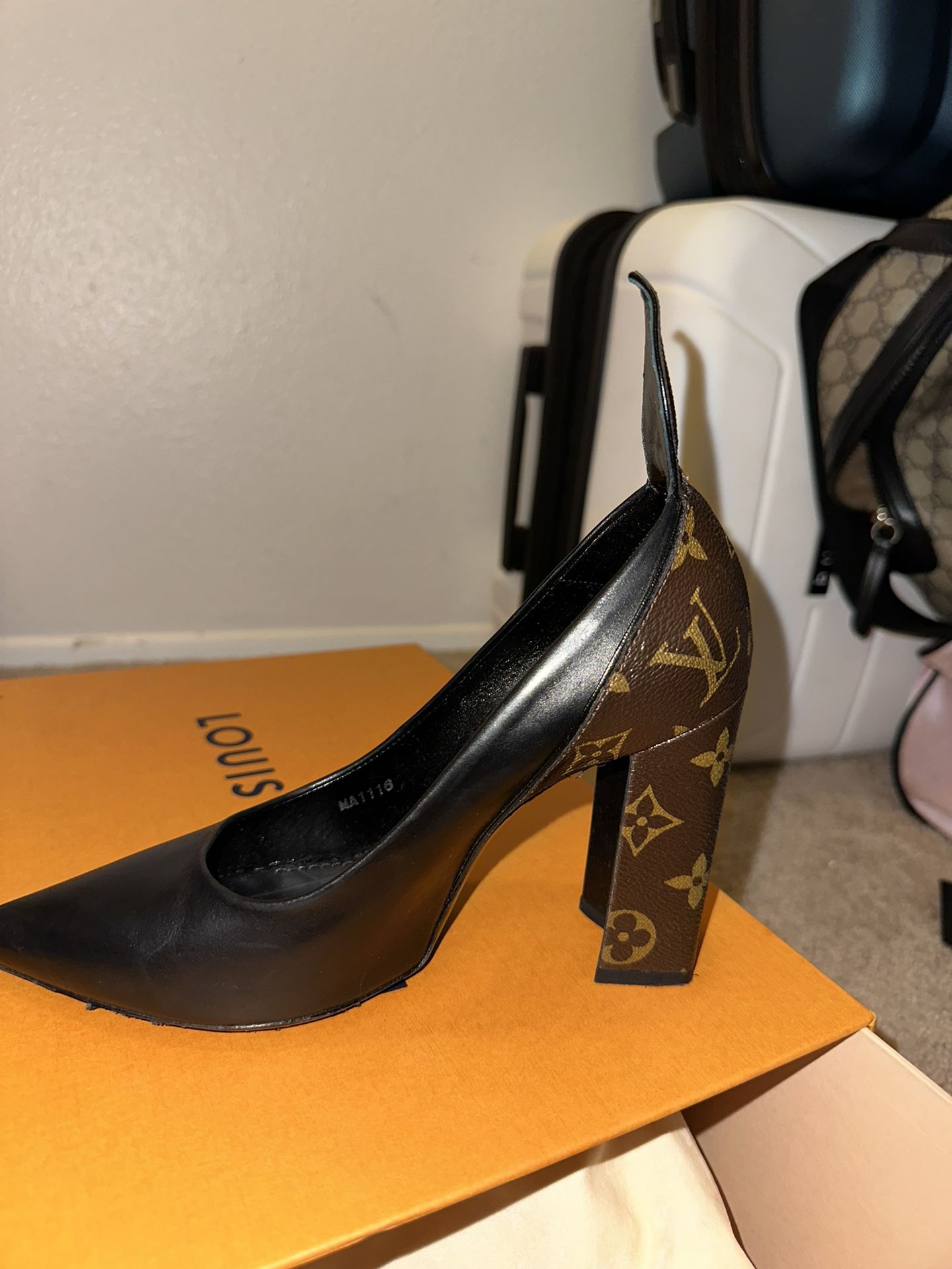 LV high heels Size 6 for Sale in Bellevue, WA - OfferUp