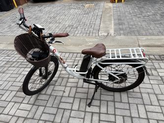 EWheels BAM Step-Thru E-Bike 750W 48V — Rack, Basket, Charger Included