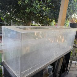Acrylic aquarium