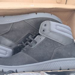 Size 6 Unise X Black  Shoes