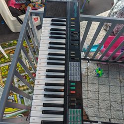 Yamaha Portable Keyboard 