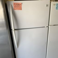 Kenmore Refrigerator White Excellent . Warehouse pricing.   Warranty  . Delivery Available . 2522 Market st. 33901
